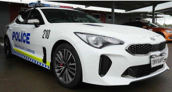 Австралийская полиция выбирает Kia Stinger