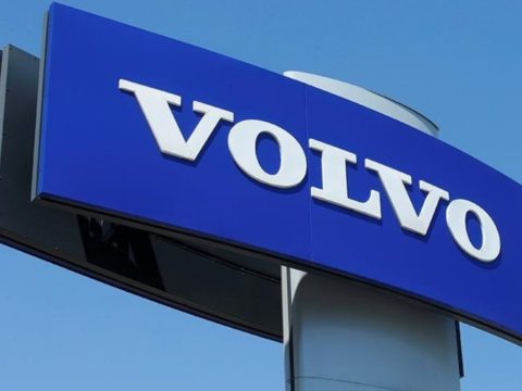Volvo отзывает почти полмиллиона автомобилей из-за проблем безопасности