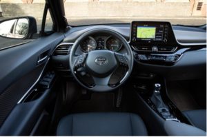 Новая Toyota C-HR Hybrid 2020