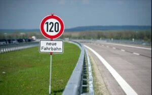 Скоростной режим на Российских дорогах абсурд или норма