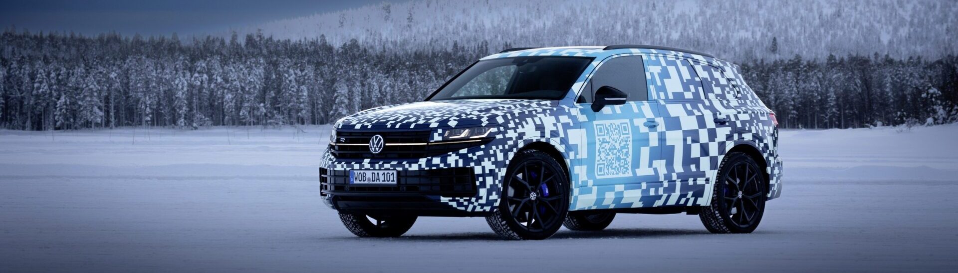 VW Touareg 2024 года имеет задний логотип с подсветкой и 38 400 микросветодиодов в новых матричных фарах