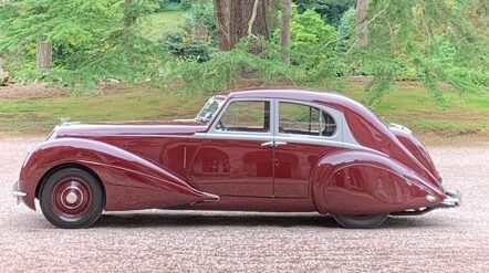 Уникальный Bentley Mark v Corniche 1939 года отправляется в путь впервые за 84 года