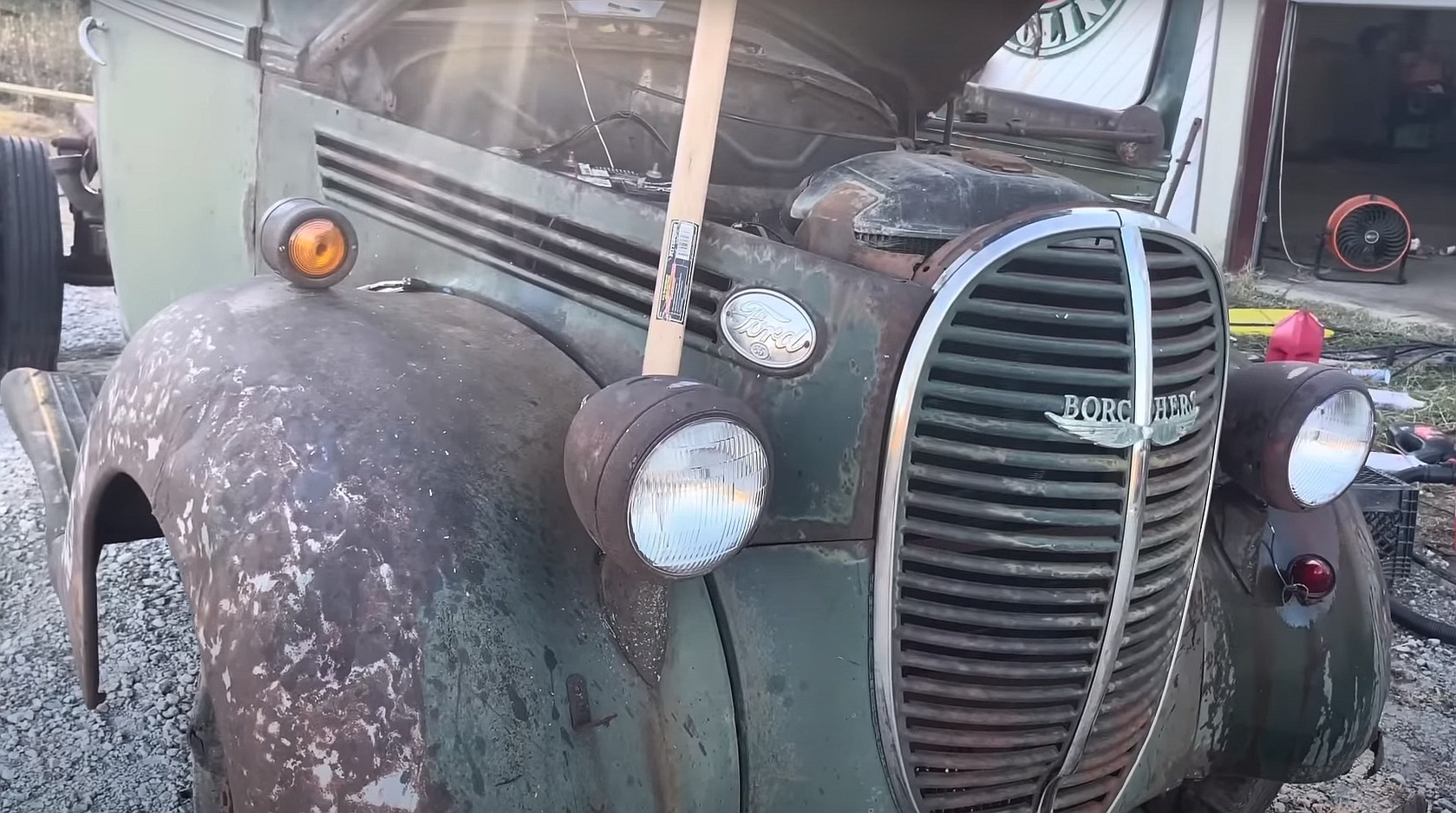 Грузовик Ford 1939 года, заброшенный на 65 лет, спасен, мотор Flathead V8 согласился ехать