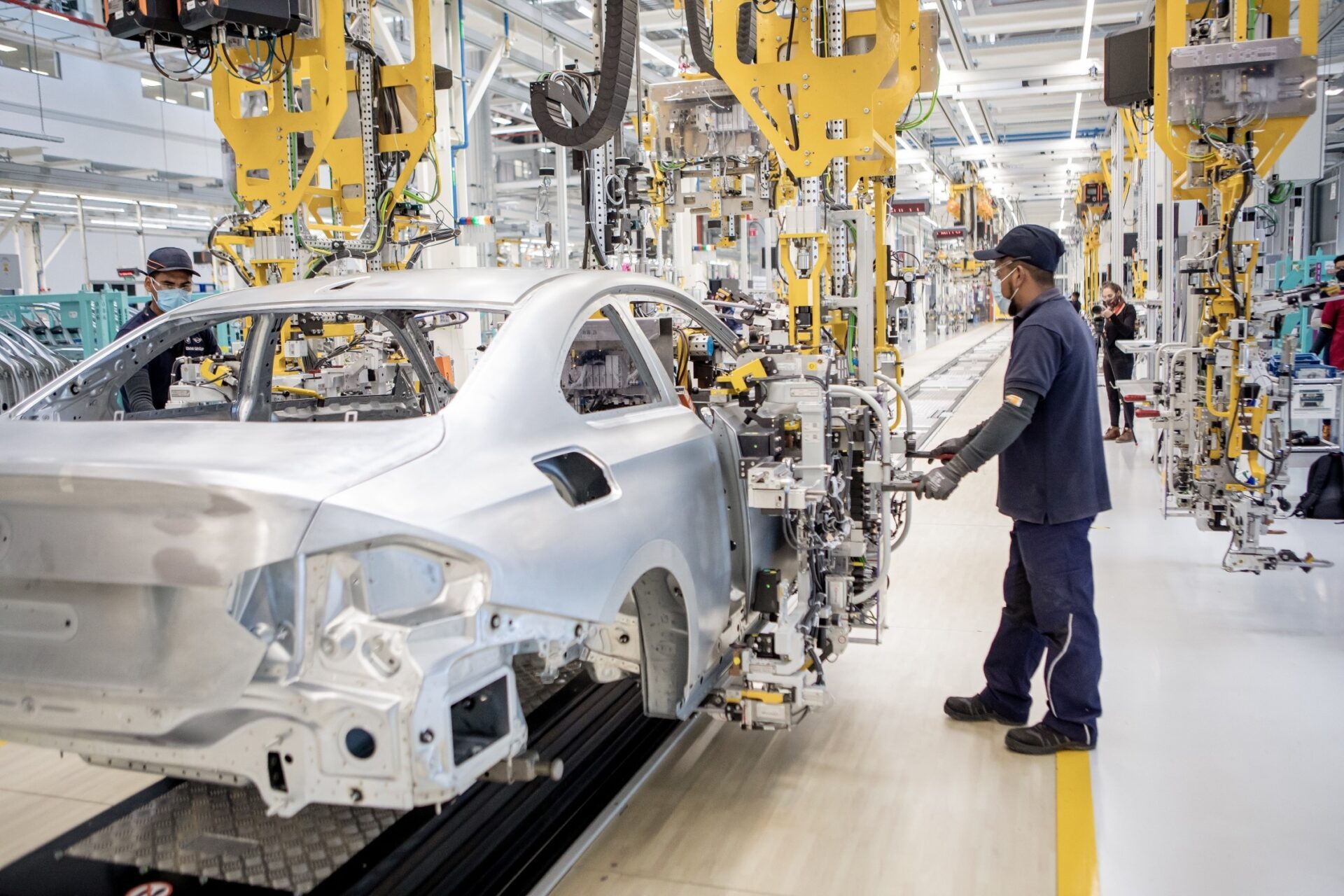 BMW прекращает производство двигателей внутреннего сгорания в Германии