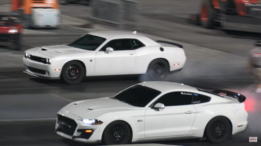 Ford Mustang GT тащит Challenger и Charger Hellcat, кто-то должен был остаться на месте