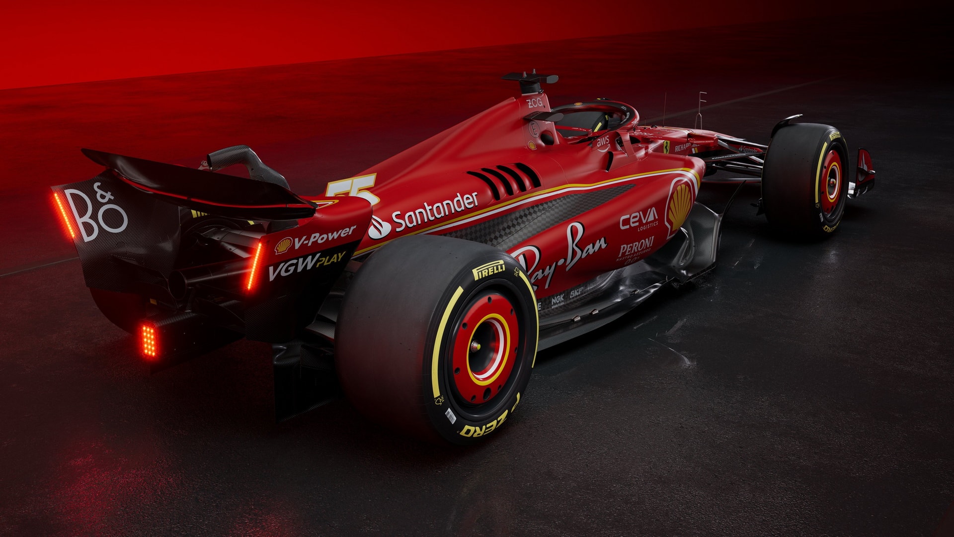 Совершенно новый Ferrari SF-24 Формулы-1 на обложке дразнит Льюиса Хэмилтона