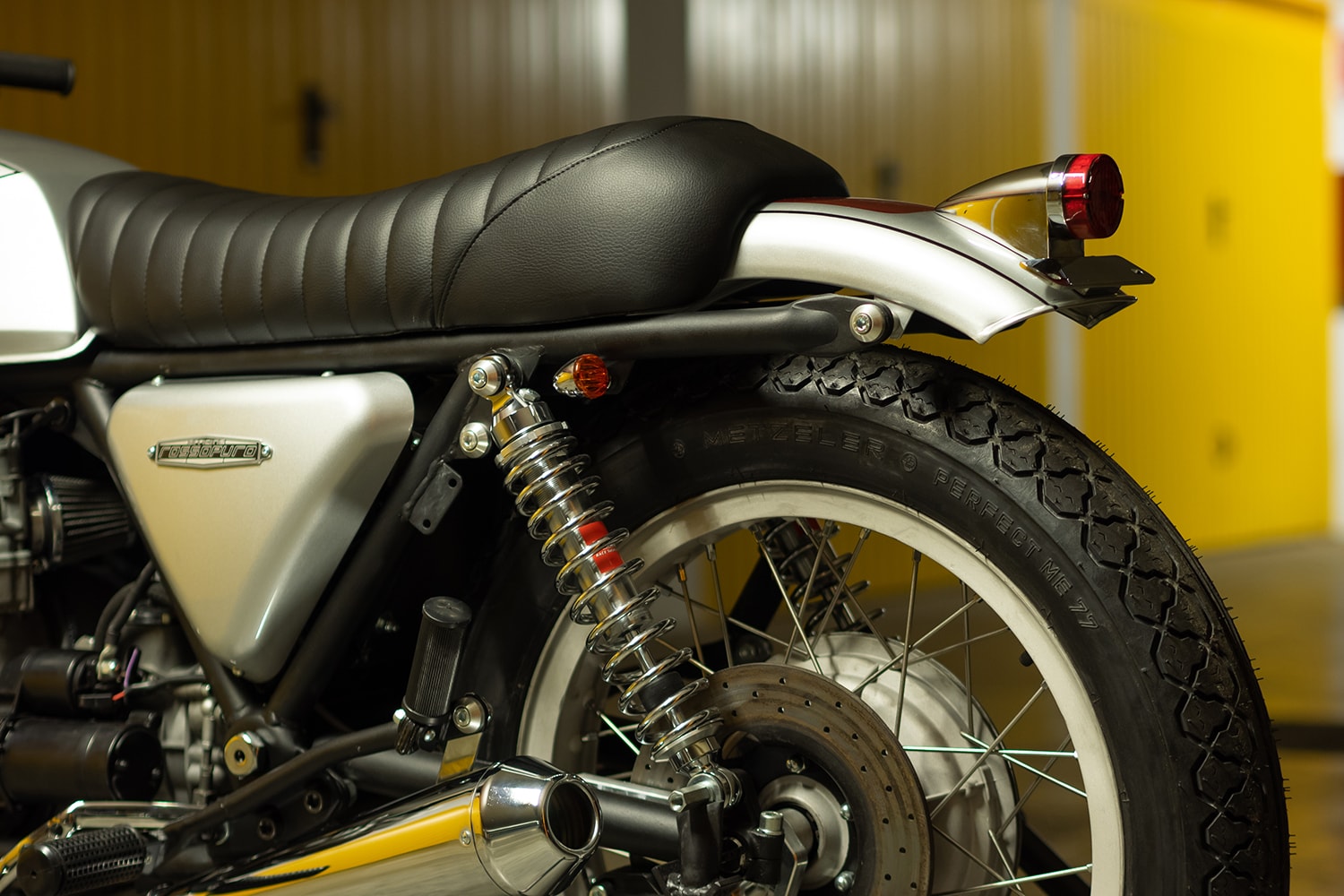 Кастомный Moto Guzzi SP1000 — огромное визуальное отличие от своего стандартного воплощения