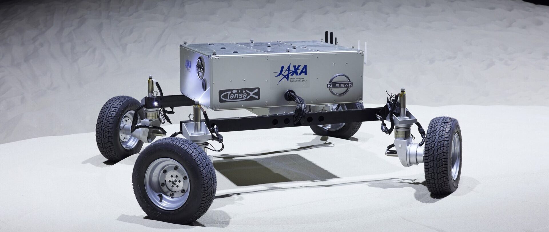 3 апреля НАСА скажет, кто создаст луноход для миссии «Артемида» с возможностью экипажа