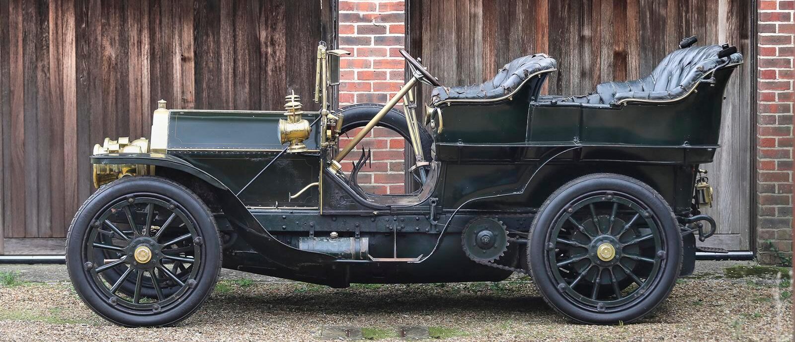Этот Mercedes, находился в семейном владении 122 года назад, он стал самым дорогим старинным автомобилем за всю историю, 11 миллионов долларов