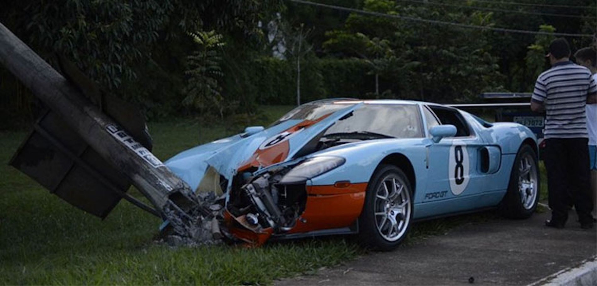 Покупатель заплатил 716 тысяч долларов за Ford GT, разбил его несколько недель спустя и узнал, что он разбивался и раньше